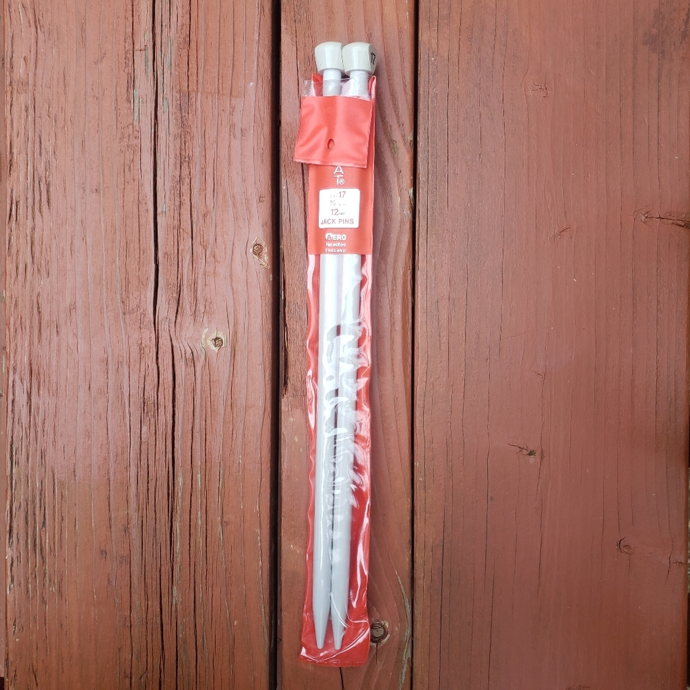 Older BERNAT AERO Knitting Needles Size 17  - Plastic - Gray